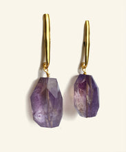 Load image into Gallery viewer, Minerva Earrings