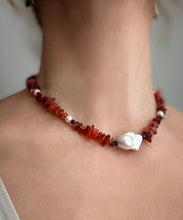 Load image into Gallery viewer, Eos pearl necklace
