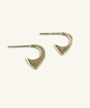 Load image into Gallery viewer, Affilata Silver Earrings