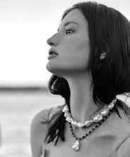 Load image into Gallery viewer, Bounty white baroque pearl necklace