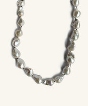 Load image into Gallery viewer, Bounty white baroque pearl necklace
