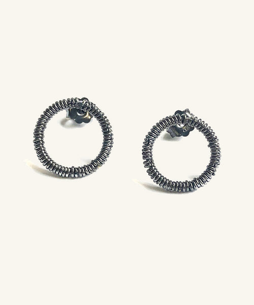 Eir Black Loop earrings