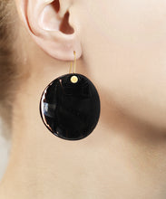 Load image into Gallery viewer, Onyx Disk earrings