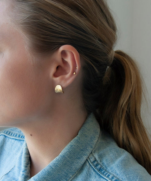 Pellonia gold earrings