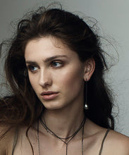 Load image into Gallery viewer, Tahitian teardrop pearl earrings