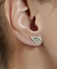 Load image into Gallery viewer, Silver Wing Earring