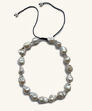 Load image into Gallery viewer, Bounty white baroque pearl necklace
