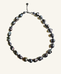 Artemisia peacock pearl necklace