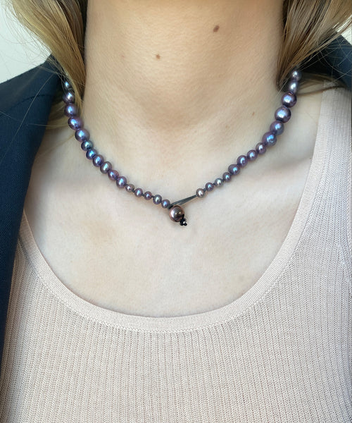 Lilith Dark Pearl Necklace