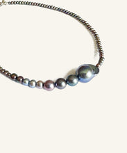 Load image into Gallery viewer, Asymmetric black pearl necklace
