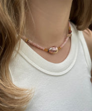 Load image into Gallery viewer, Kiki pink pearl necklace
