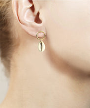 Load image into Gallery viewer, Cowrie Ring Earrings
