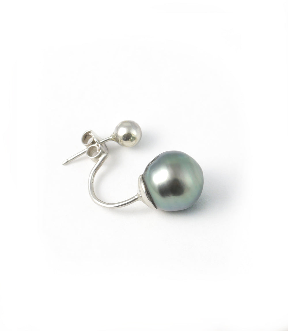 Tahitian black pearl & silver stud earring